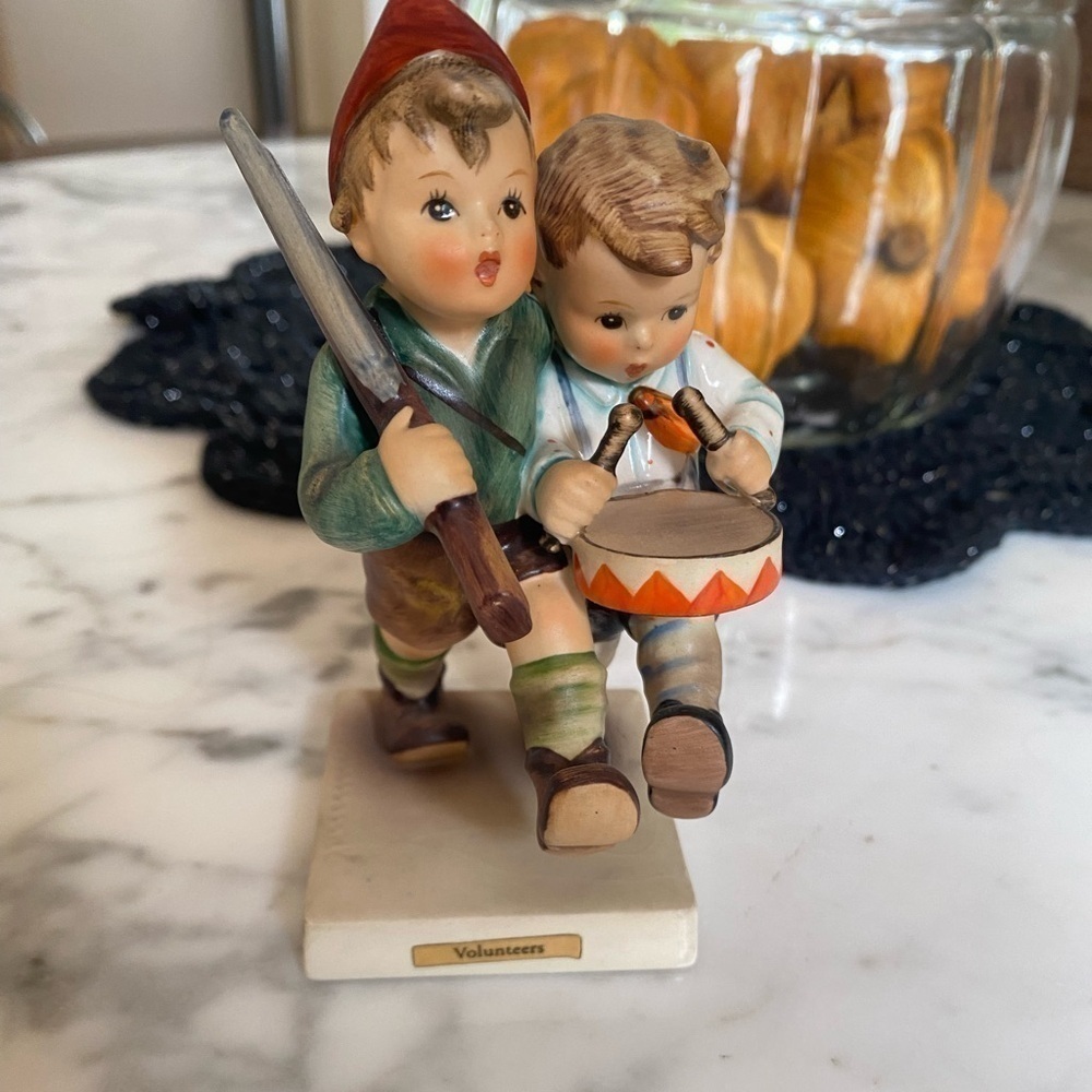 Hummel Figurine Volunteers